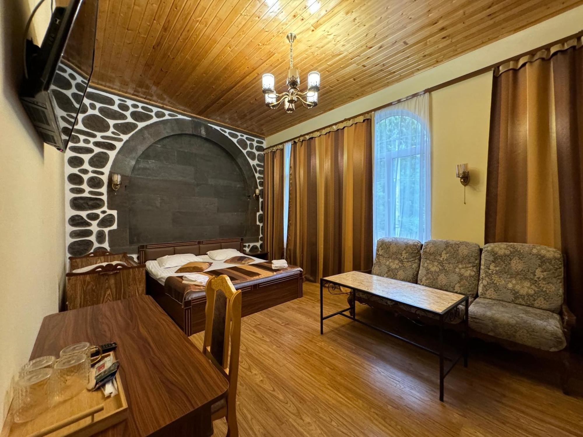 Kirch Hotel & Restaurant Ґоріс Екстер'єр фото